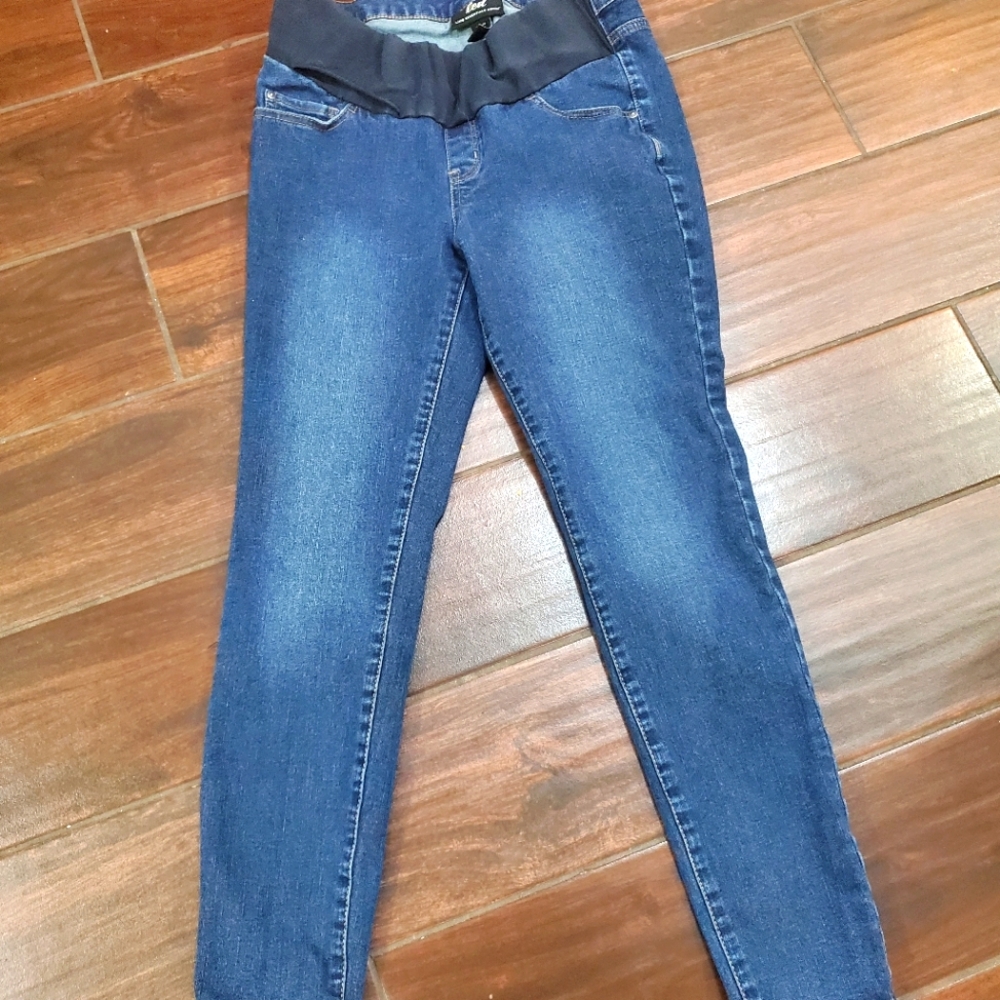 Luce essentials denim maternity size 26 jeggings